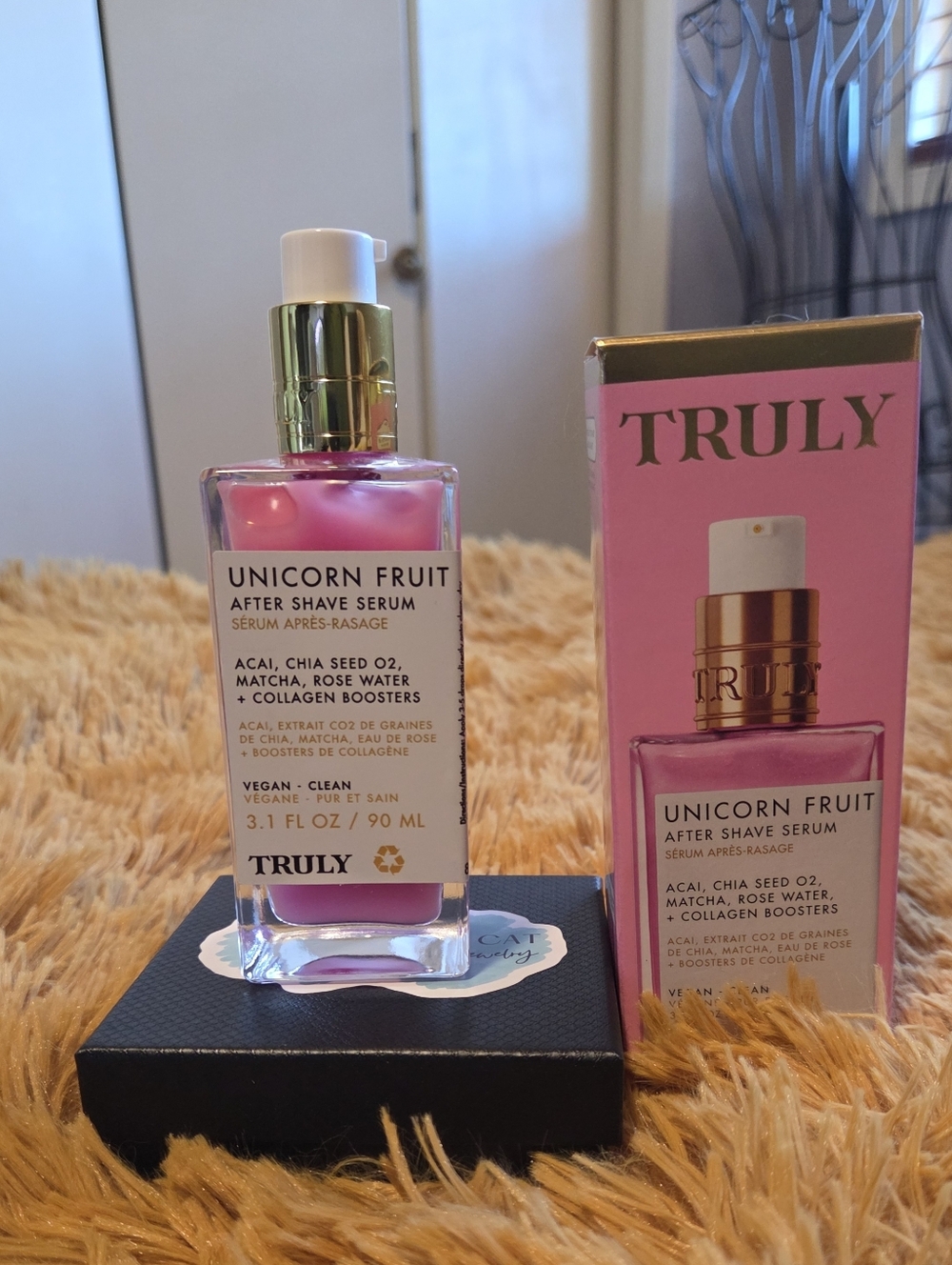TRULY Unicorn Fruit After Shave Serum - Pink and Gold Accents - Picture 2 of 3